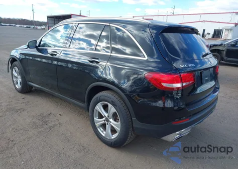 2018 Mercedes-Benz Glc 300 4Matic z USA, uszkodzony, nr VIN WDC0G4KB7JV074130